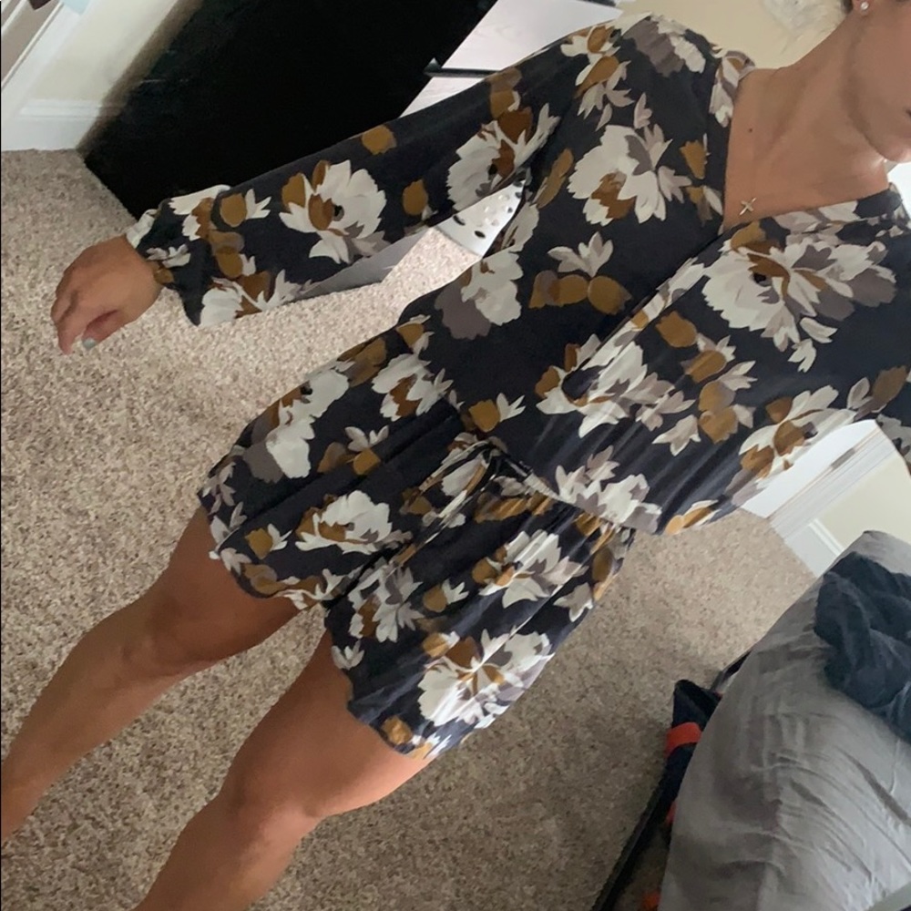 Size M old navy long sleeve romper